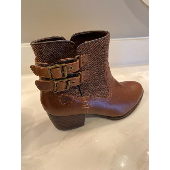 Cat Women’s Boots Brown Tweed Top Has Buckles Size 8 WIDE Stacked Heel Booties - Picture 4 of 8